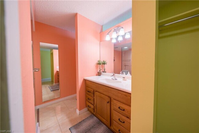 Foto del edificio - 5959 Winkler Rd