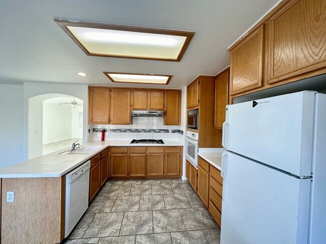 Building Photo - 4 br, 3 bath House - 1812 Carino Ct