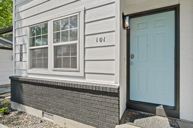 Foto del edificio - 3736 Rose Hill St