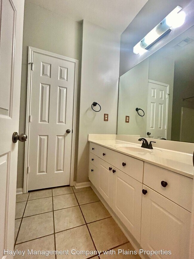 Building Photo - 3 br, 2 bath House - 3297 S. College Stree...