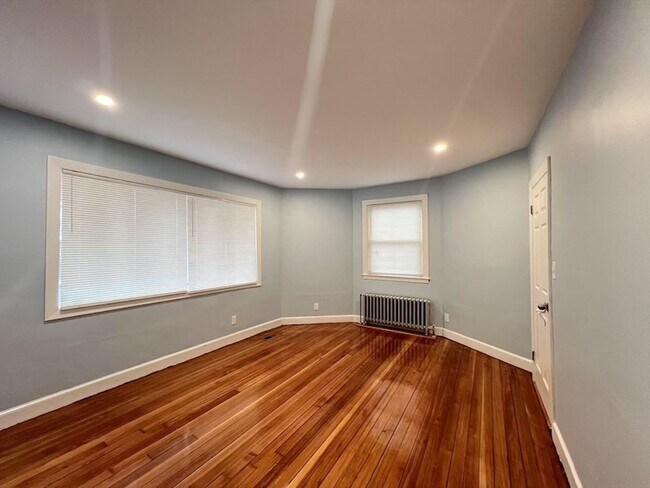 Building Photo - 68 Water St