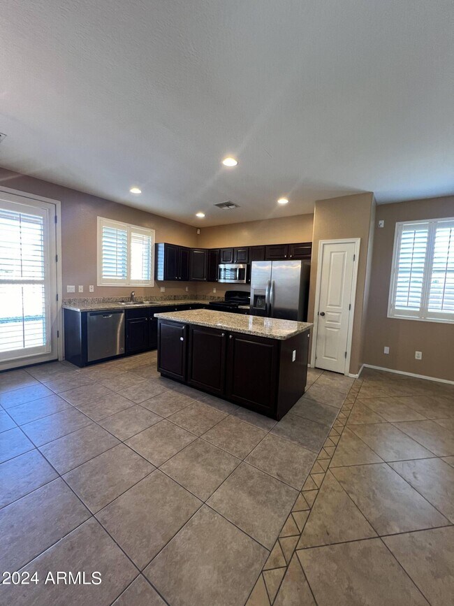 Building Photo - 8821 S 40th Dr