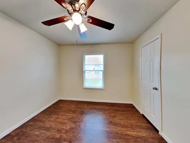 Building Photo - 12624 Mountain Daisy Rd