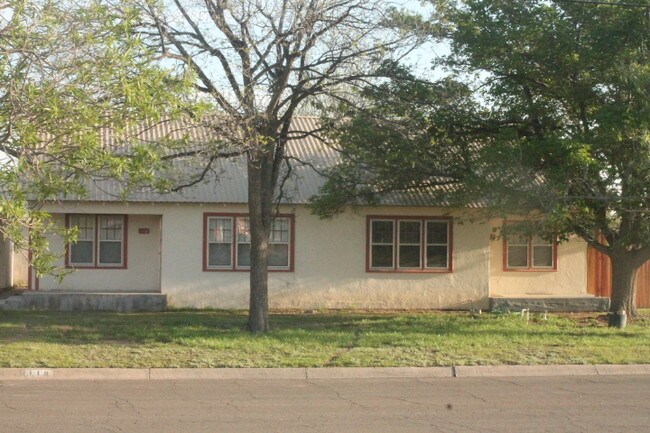 Building Photo - 106 W 13th St