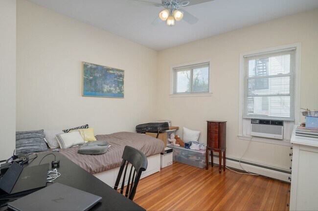 Building Photo - 52 Franklin Pl