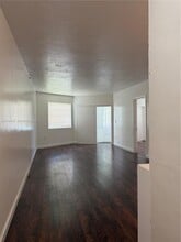 Building Photo - 1667 NE Miami Gardens Dr