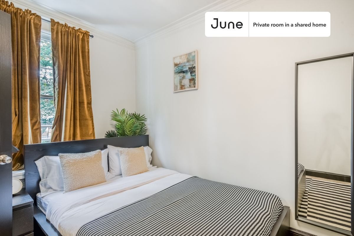 Primary Photo - Private bedroom in 5 bed/1 bath Home