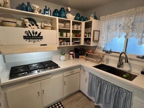 Building Photo - 8439 San Clemente Way