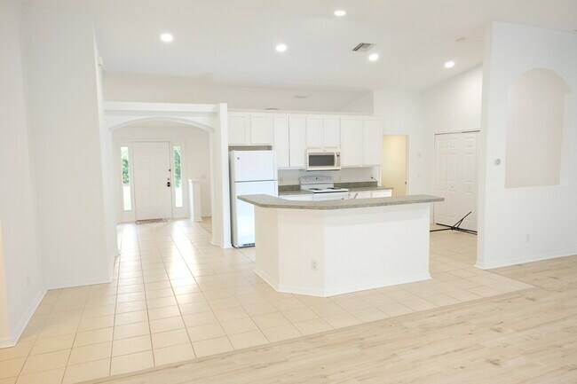 Building Photo - 790 17th St NW