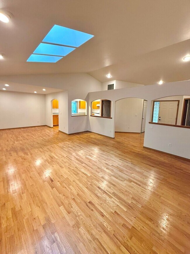 Building Photo - Spacious 3-Bedroom Home — Located in Desir...