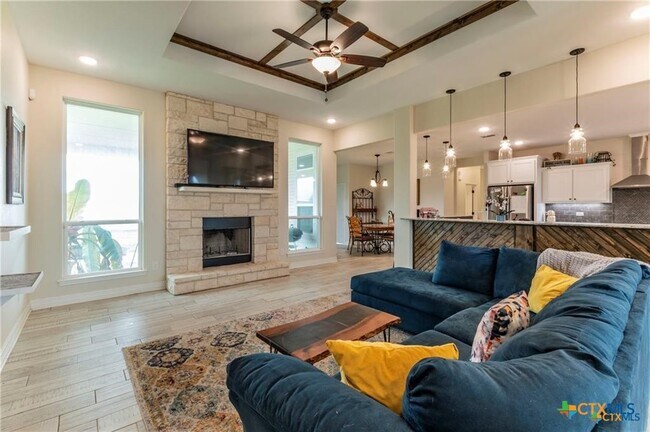 Foto del edificio - 8119 Green Hill Dr