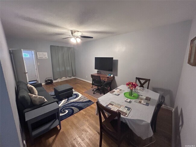 Foto del edificio - 904 E 56th St