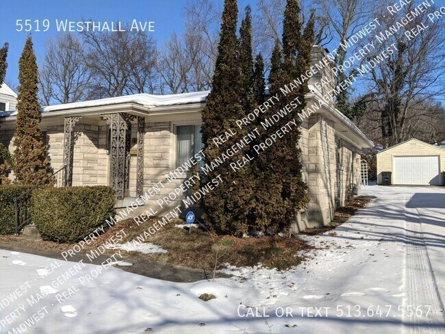 Foto del edificio - Stylish Ranch with space and garage