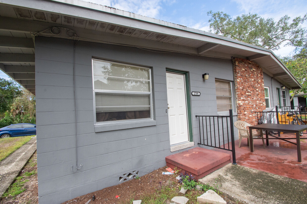 Primary Photo - 2/1 Duplex Near Downtown!!!