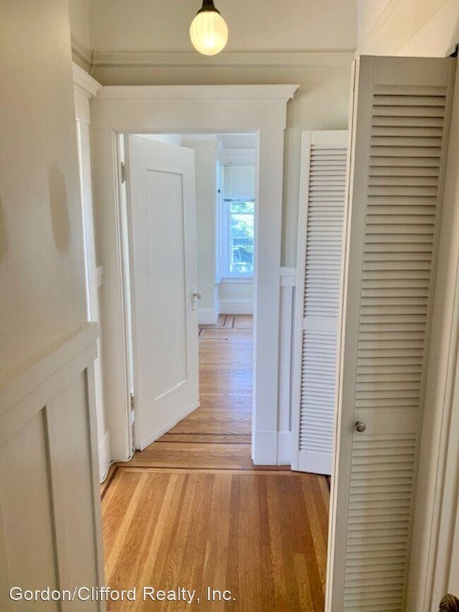 Building Photo - 16 Cole St