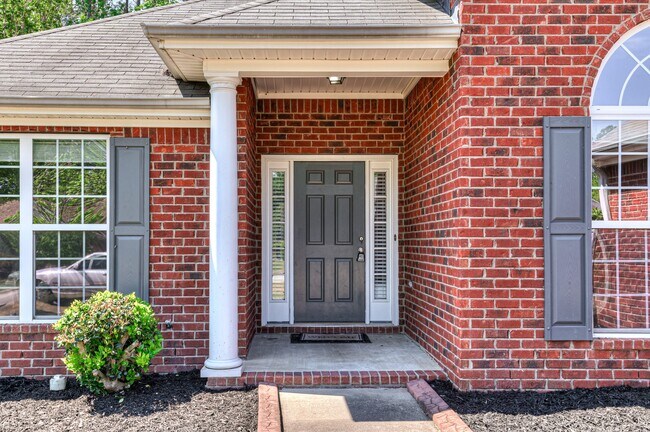 Building Photo - 1231 Pinnacle Dr