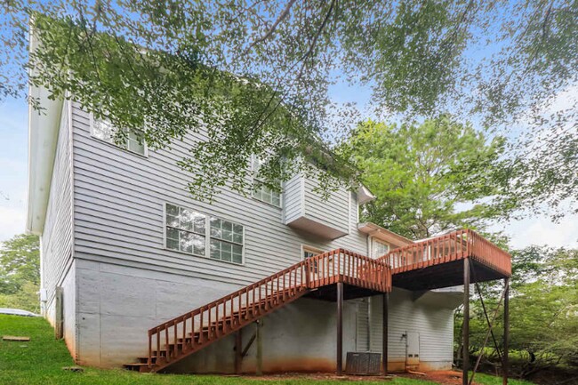 Foto del edificio - 7300 Hunters Ridge Dr