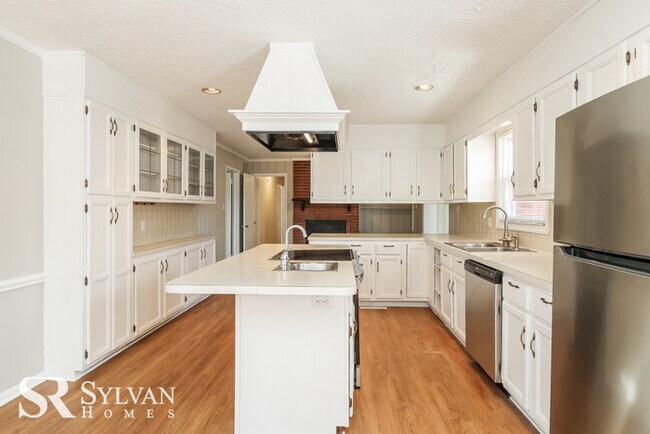 Foto del edificio - Pretty as a Picture - 4 BR, 2.5 BA home