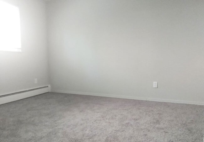 Building Photo - 249 Senator Pl