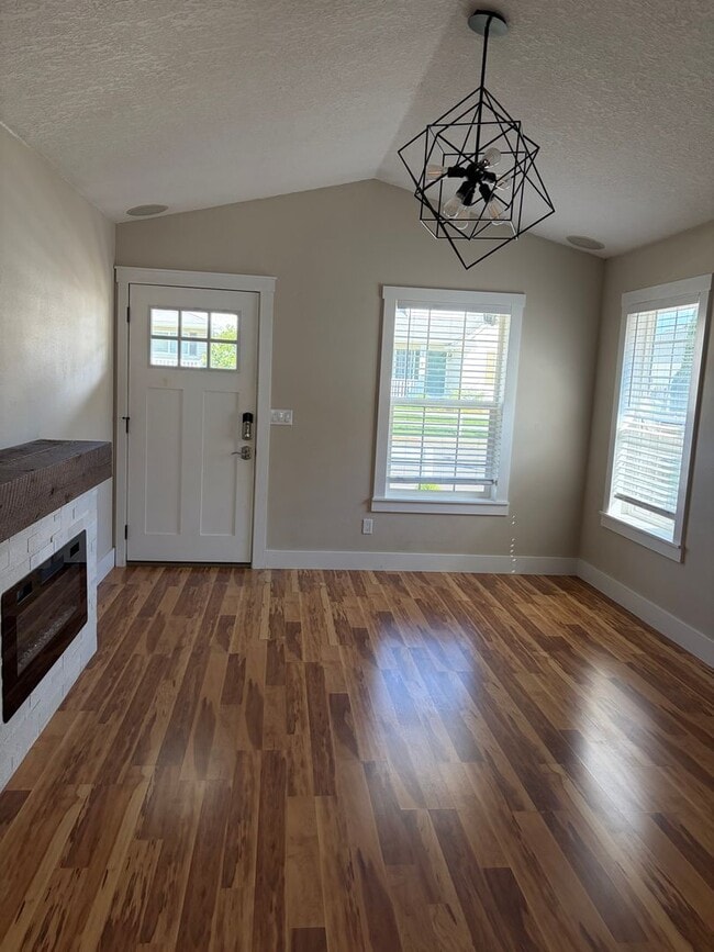 Foto del edificio - Cozy Two Bedroom Home Tucked Away in Newberg