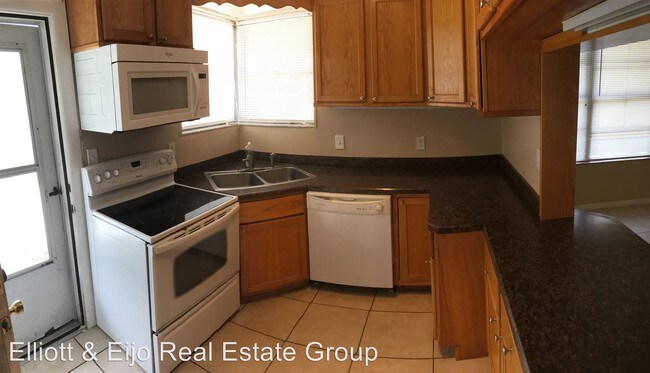 Building Photo - 1619 Shore Acres Dr
