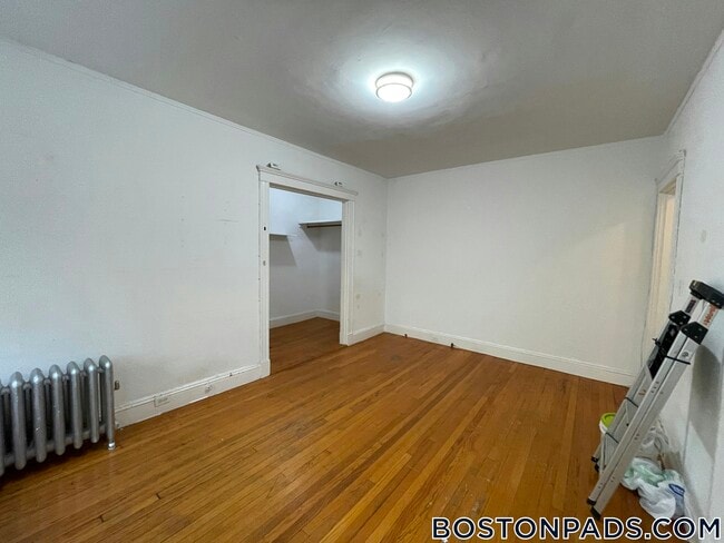 Building Photo - 170 Maple St