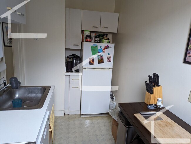 Foto del edificio - Spacious Brighton Studio for June! Easy ac...