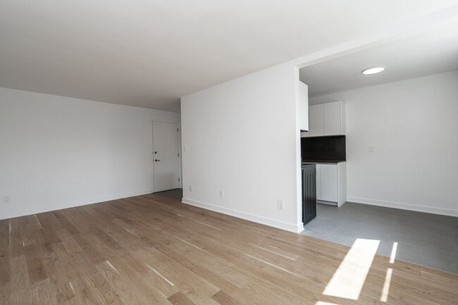 Building Photo - 56 Eccleston Drive