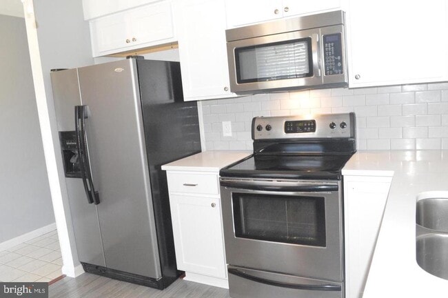 Building Photo - 379 Westridge Cir