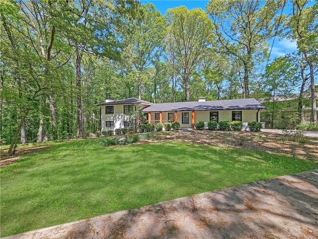 Building Photo - 6810 Temple Cir SE