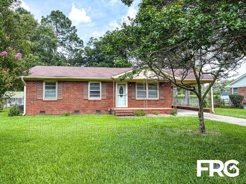 Primary Photo - 910 Holloman St
