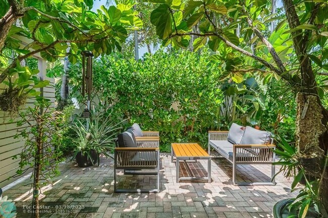 Foto del edificio - 2605 NE 33rd St
