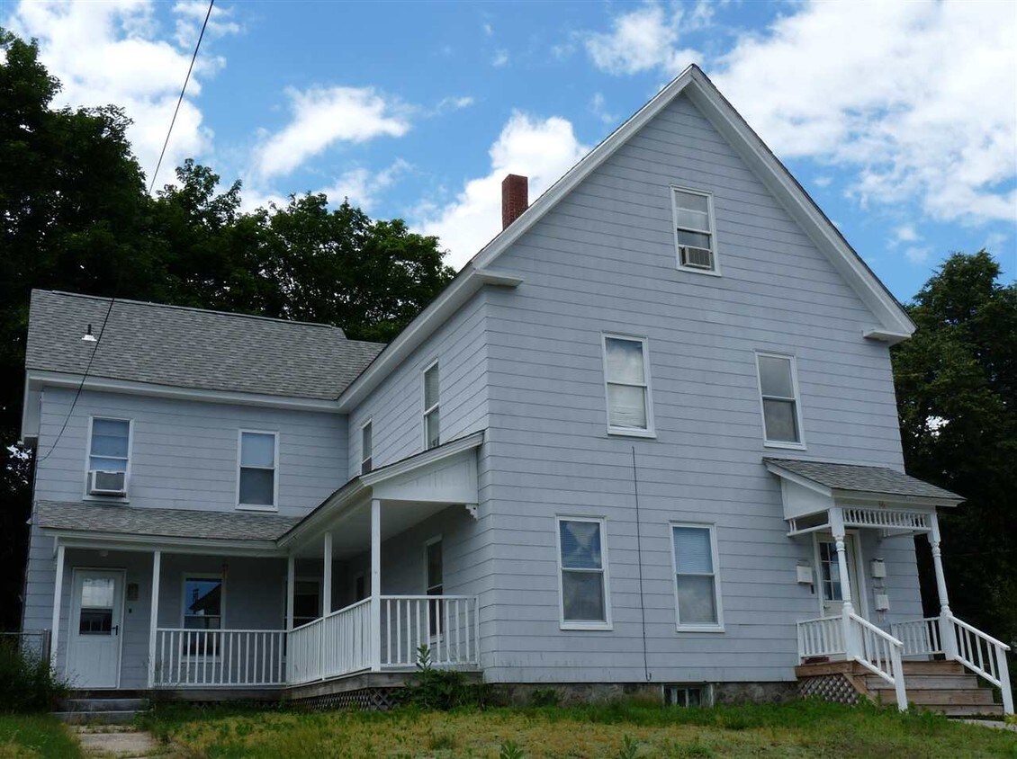 36 Elm St Unit Third floor, Derry, NH 03038 Apartment for Rent in Derry, NH