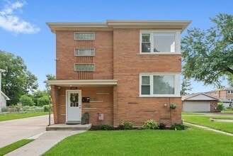 Building Photo - 10537 Austin Ave
