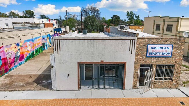 Foto del edificio - 122 W Texas Ave