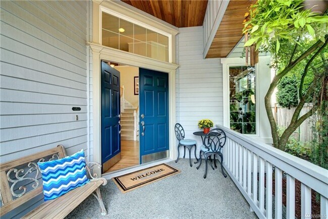 Foto del edificio - 921 274th Wy SE