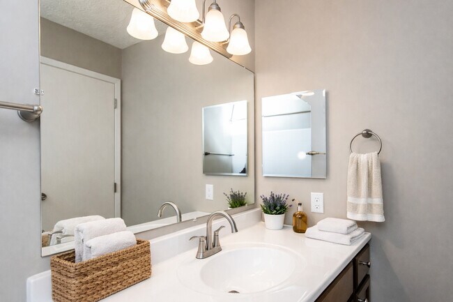 Un dormitorio - Baño - Hilliard Square