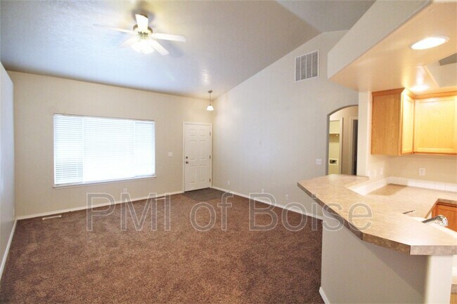 Foto del edificio - 2452 W Bay Pointe Ave