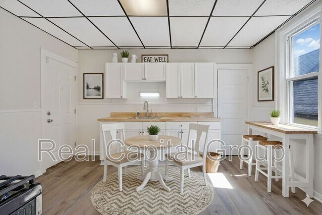 Foto del edificio - 305 Cable St