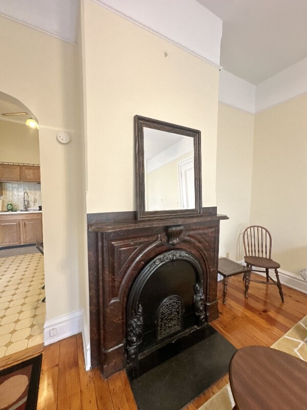 Foto del edificio - 573 Bloom St