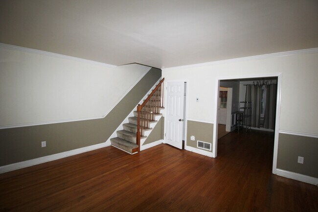 Foto del edificio - 2111 Redthorn Rd
