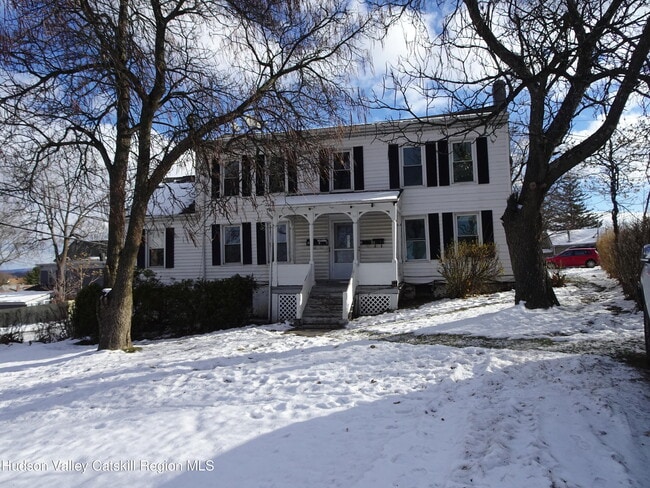 Building Photo - 921-923-923 Columbia St
