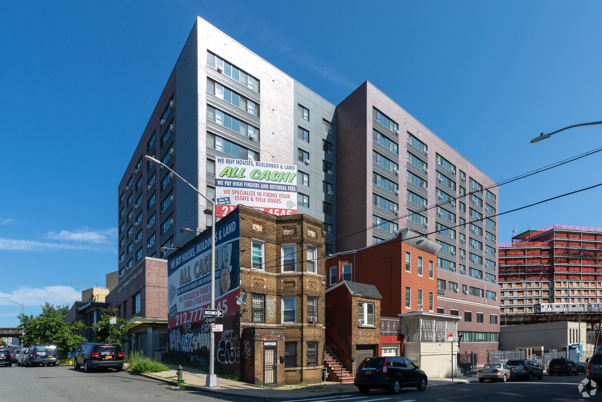 Primary Photo - 1880 Boston Road Apartments