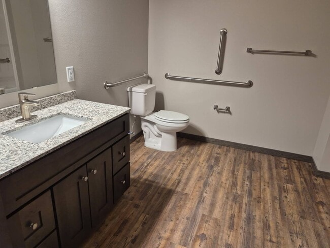 Building Photo - South Point Apartments