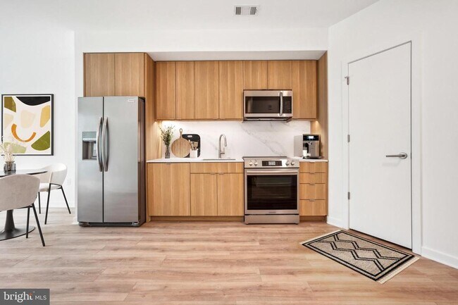 Building Photo - 5300 Wisconsin Ave NW