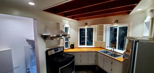 Foto del edificio - 787 Applewood Rd