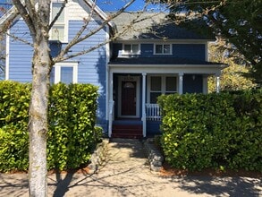 Building Photo - 1105 SE 1st Ave