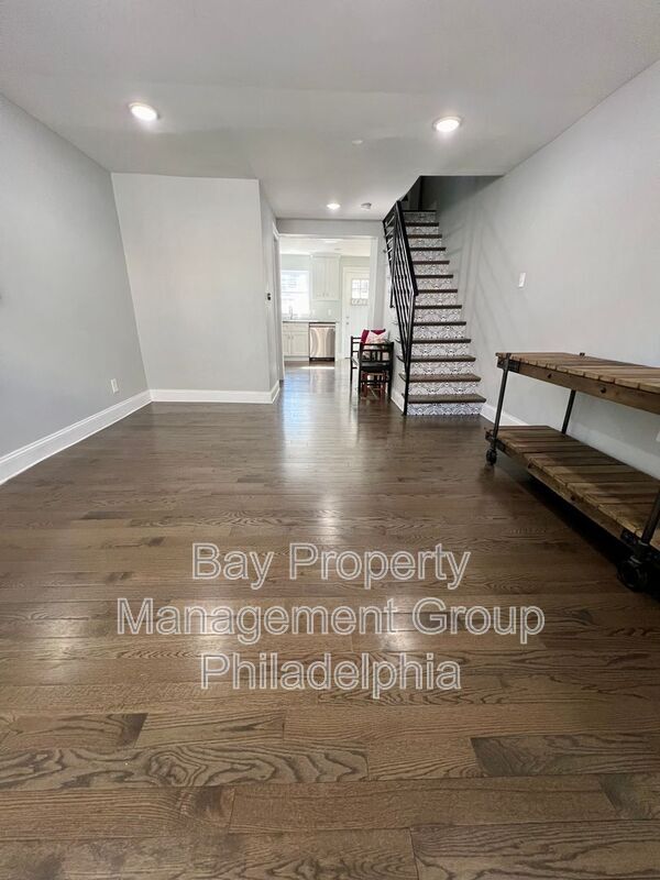 Building Photo - 920 Sigel St