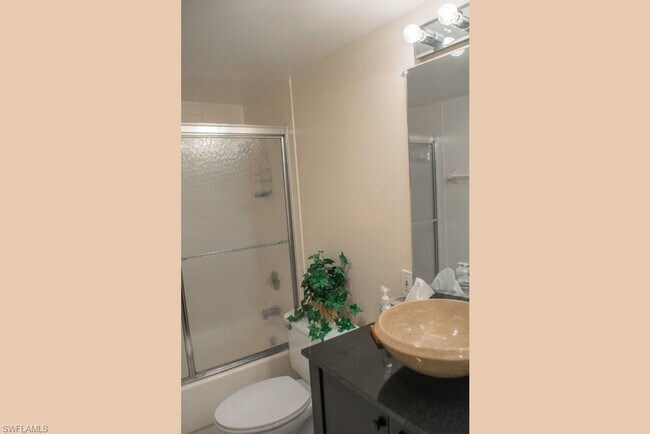 Foto del edificio - Summer Vacation Rental -- Beautiful Modern...