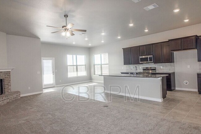 Foto del edificio - 2706 Viola Ave